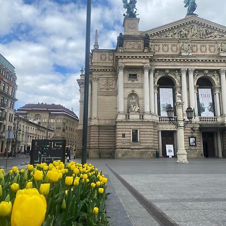 Lviv Apartments "Opera", Svobody Avenue 49 Exteriér fotografie